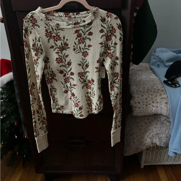 We the Free Pretty Little Thermal Long Sleeve small NWT - Picture 2 of 4